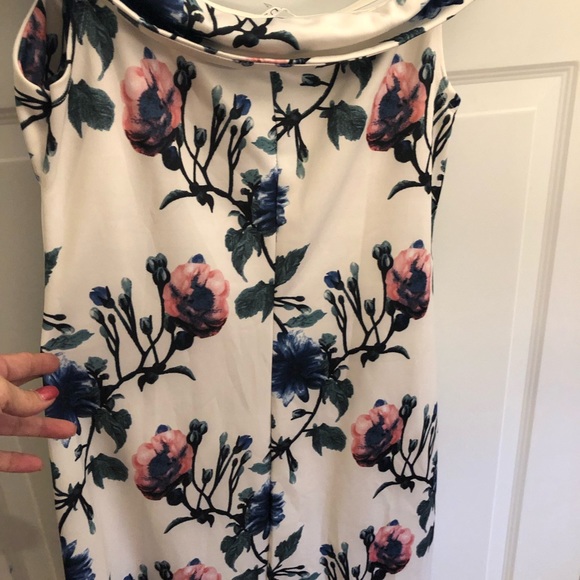 BNWOT Venus Floral Asymmetrical Ruffle Hem Large - Picture 5 of 6